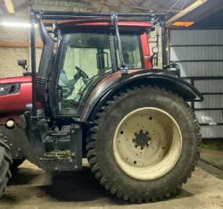 Custom forestry protection for Valtra T203